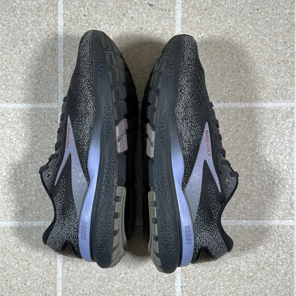 Brooks worn but